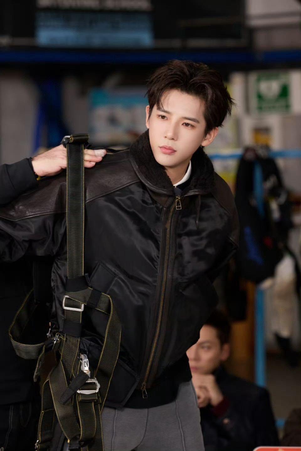 永远为王安宇的生命力喝彩 在空中旋转的那一刻，他像一只自由的鸟儿，尽情享受着飞翔