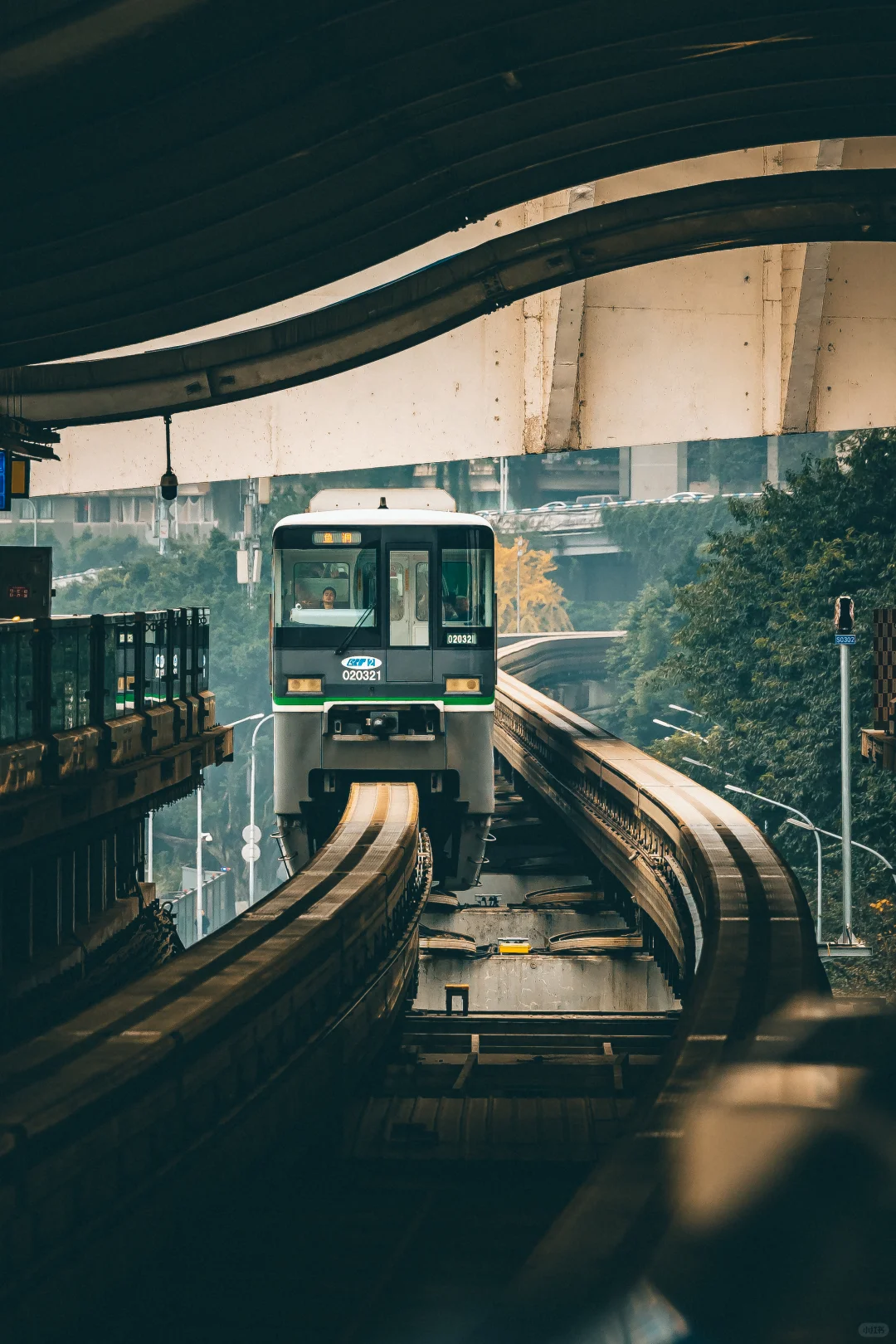 重庆小众机位，大溪沟站🚉里的S弯道！