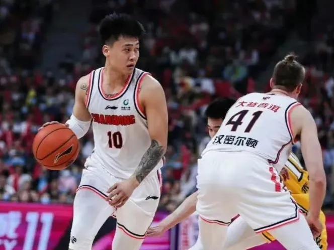 赵睿去年就接加盟上海 本季失败会离开广东吗？

随着广东男篮在主场不敌广厦，广东