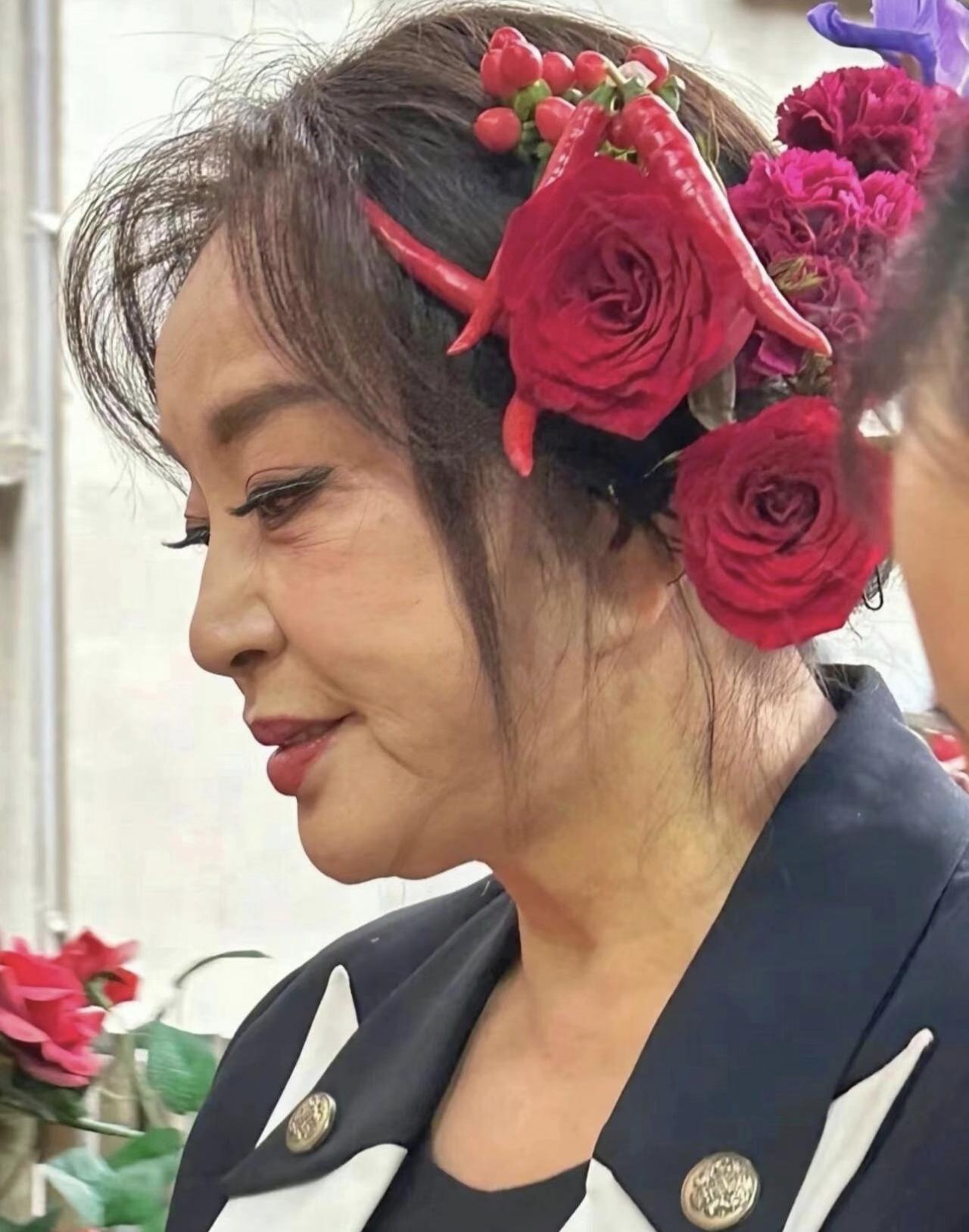 其实怎么说呢，感觉刘晓庆团队和造型师不是特别给力！刘晓庆的努力和旺盛的生命力是卖