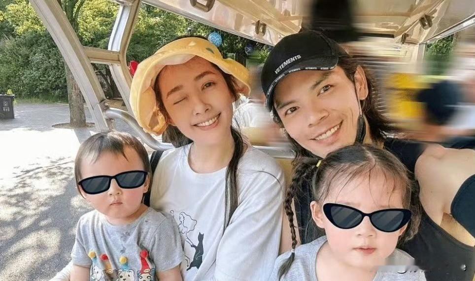 10月7日，郭碧婷孩子大后，与向佐常年分居，感觉两个人像是任务完成了！
向太谈郭