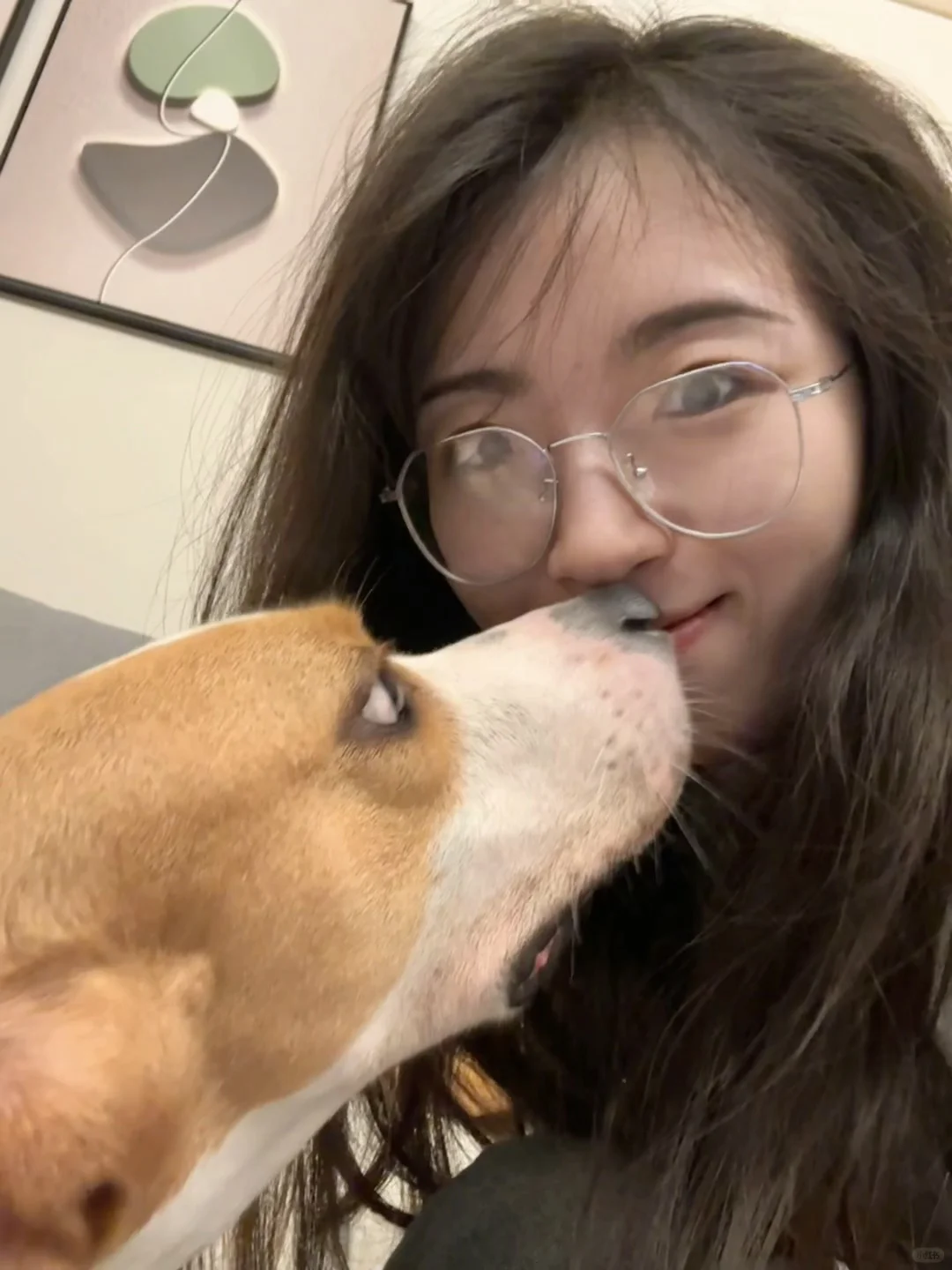 没想到吧，就算我把它吊了起来，它还是很爱我