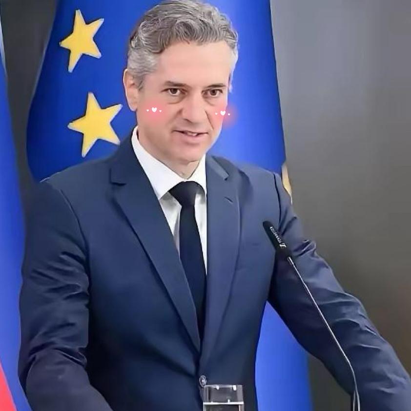 比利时首相说：
“人人都想加入欧盟，没人想加入中国。美国的任何邻国都不会说想加入