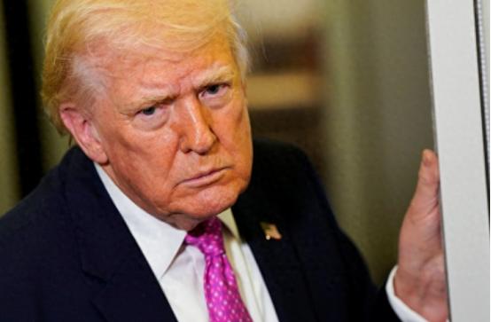 特朗普这是真要动真格了，谈判还没个准信，就直接撂下狠话，说谈不拢就把人家的家底全