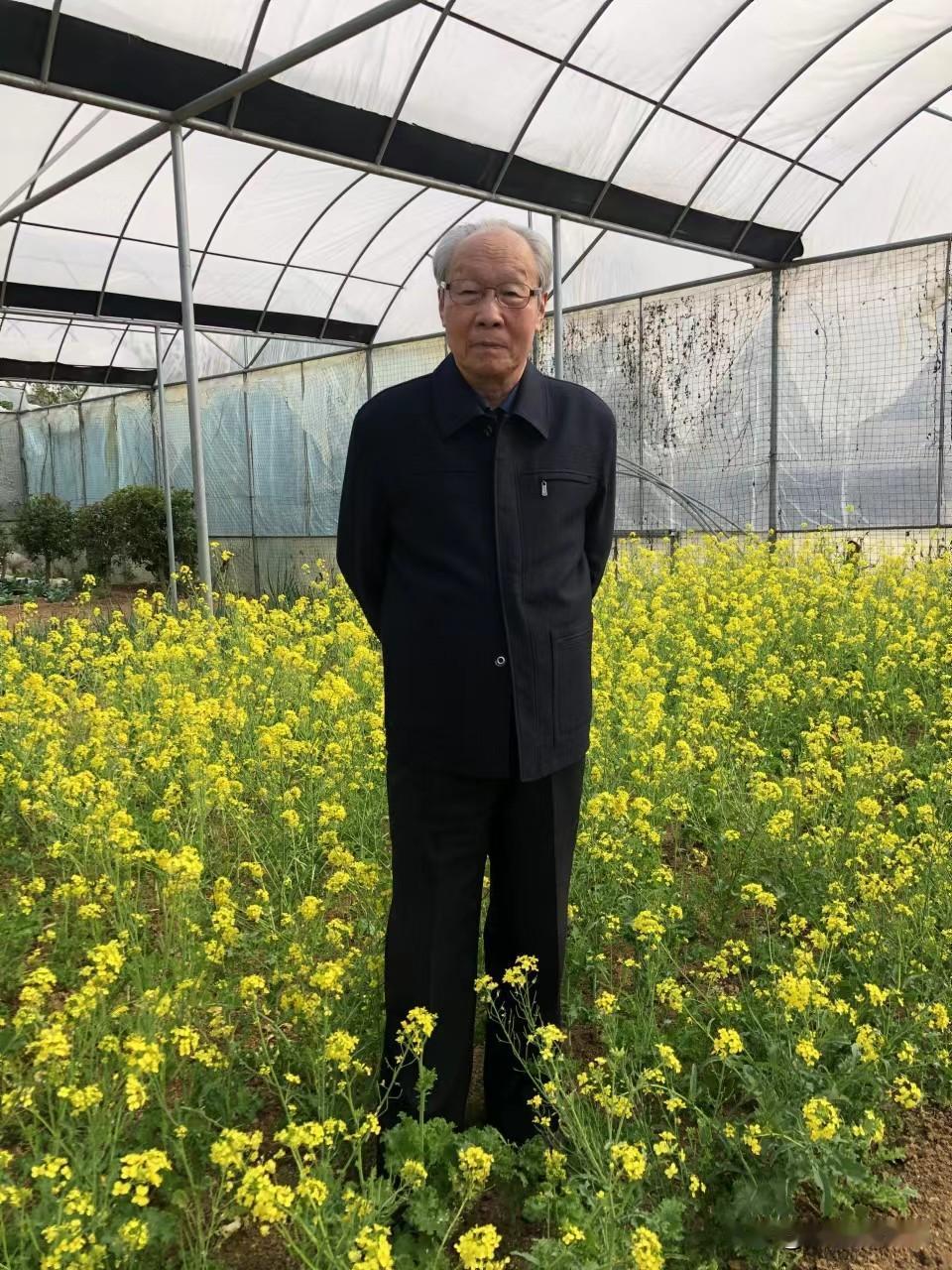 正式告别今日头条，七年落笔，今日收官退网
 
　　时光匆匆，不知不觉，我在今日头