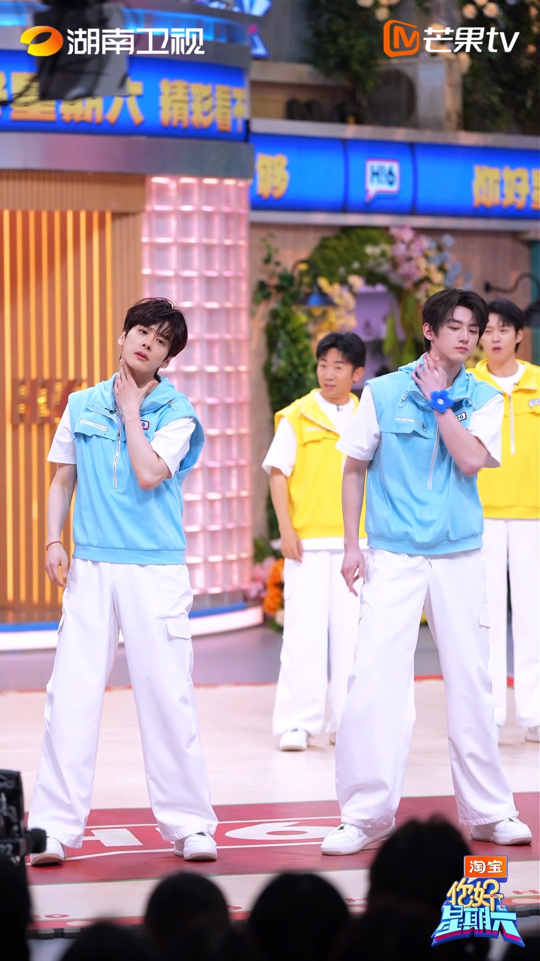 魏哲鸣赖伟明cha了第三个吻痕这对舞台太绝了！掐脖这一下直接鲨疯，演绎《第三个吻