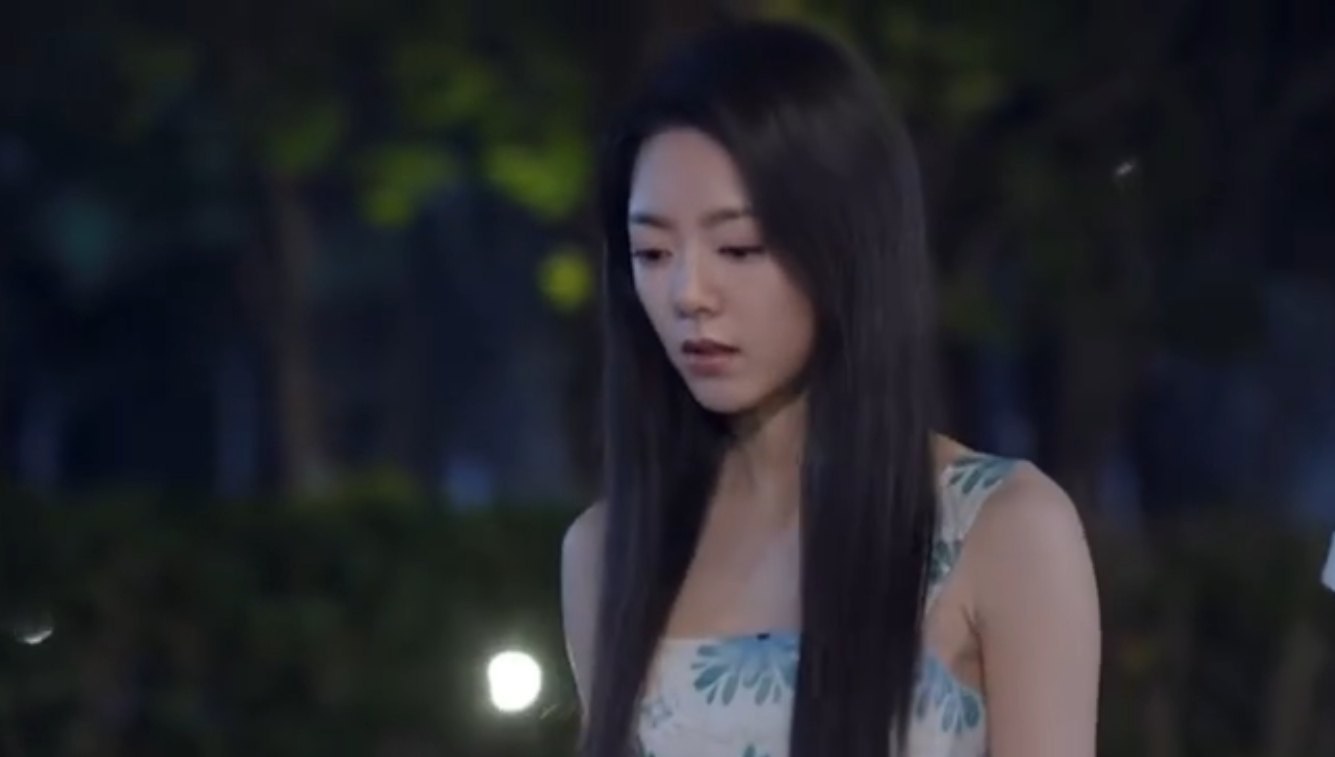 赵今麦新剧频道不对信号全废 毕业时刻聂曦光盛装赴约，和庄序交流起来却像在迷雾中，