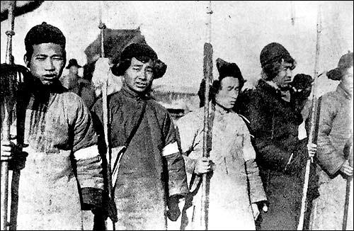 1932年6月，东北义勇军首领、辽宁民众自卫军12路军司令孙公宇被日军包围，弹尽