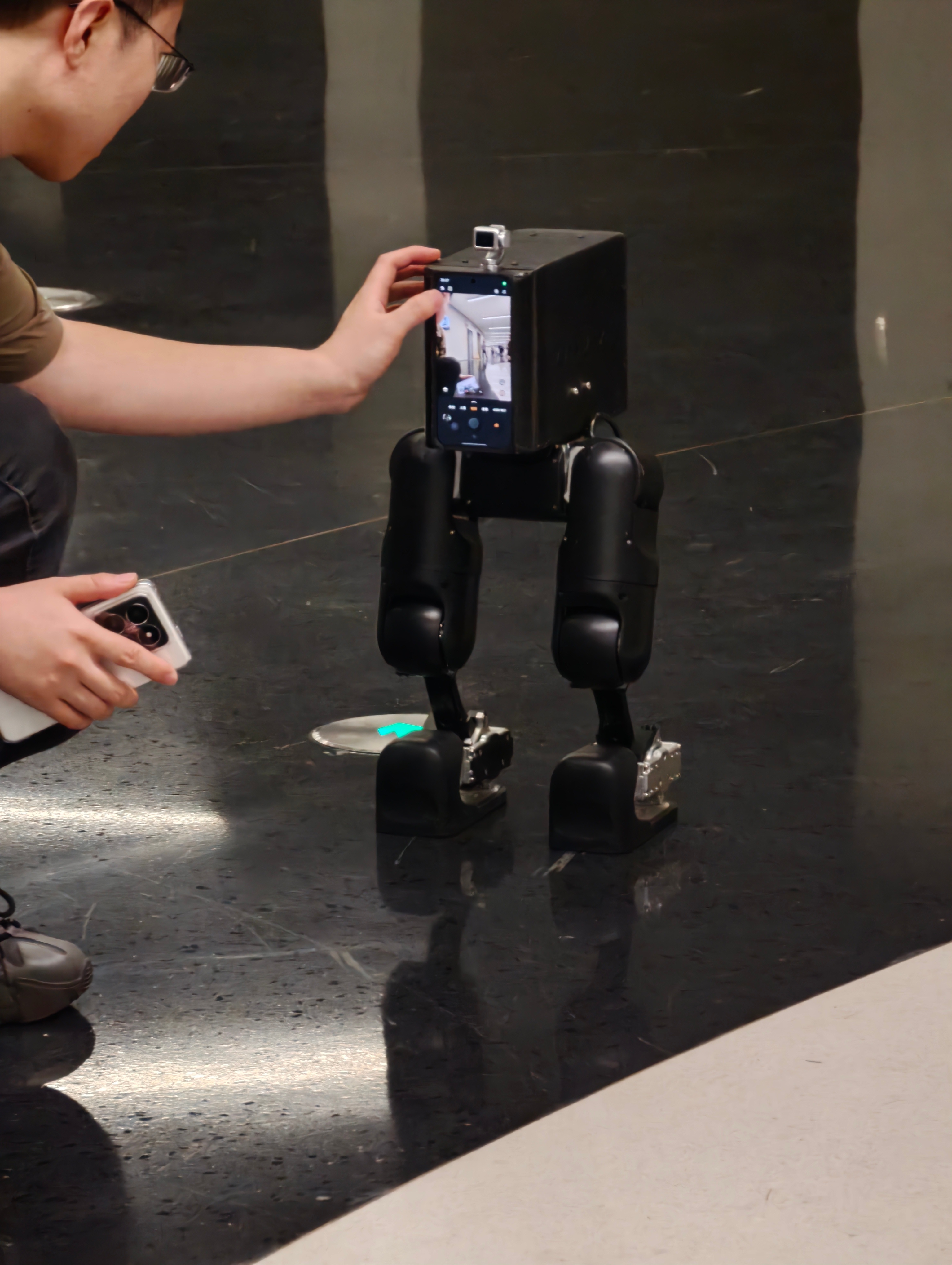 荣耀RobotPhone 哈哈，出来看到这个。 