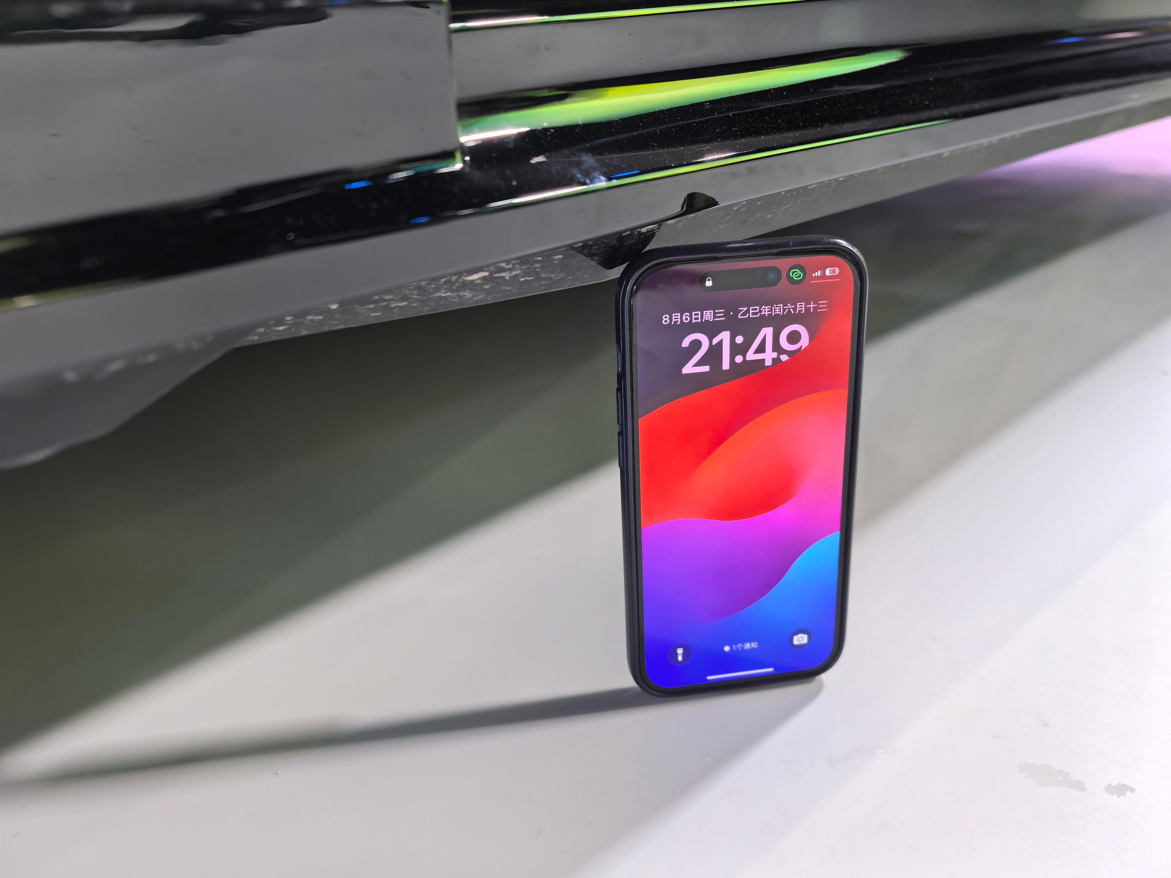 悬架模式较低，比我的iPhone14 Pro长度(147mm)还要低，这台车的低