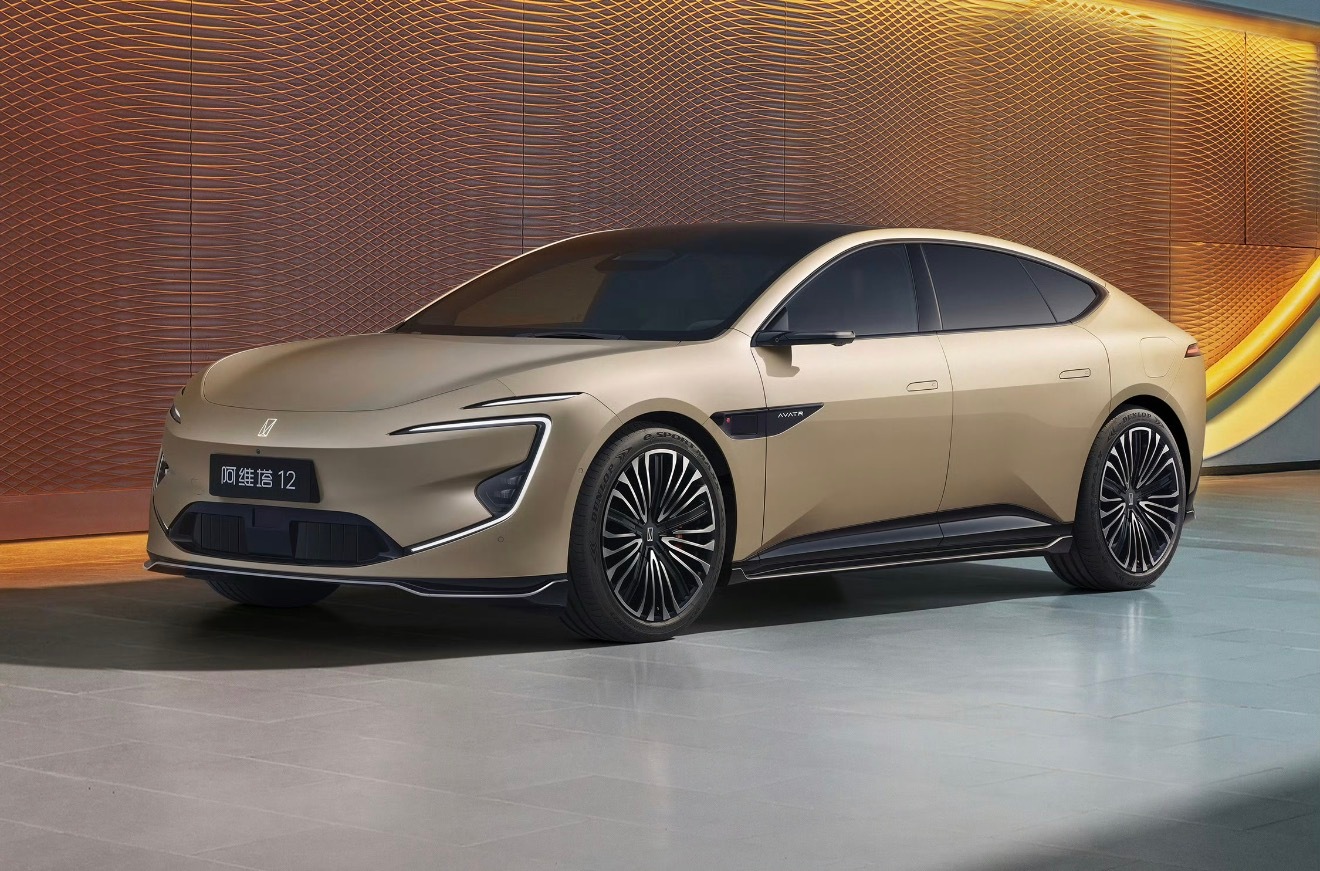 你们说，阿维塔12这里的“12”应该读（shi er）？还是（yao er）更好