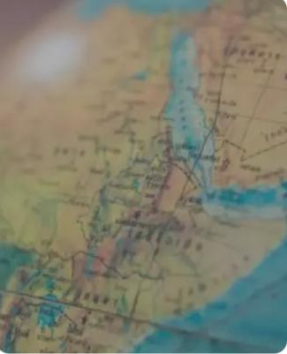 日本侵占琉球
在19世纪的历史长河中，日本逐渐崛起，逐步走向近代化的道路。然而，