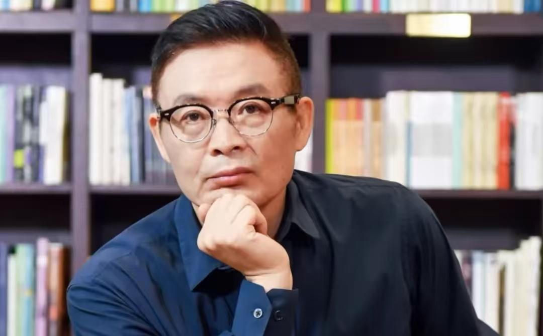 麦家一针见血的话：
“除了变好和赚钱，
其他与自己无关的事不要问。”

因为问，