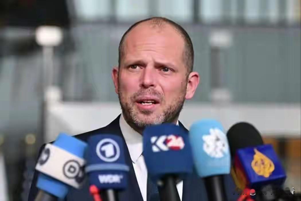 2025年10月底，比利时国防参谋长弗兰肯可真是“勇气可嘉”。10月26号接受采