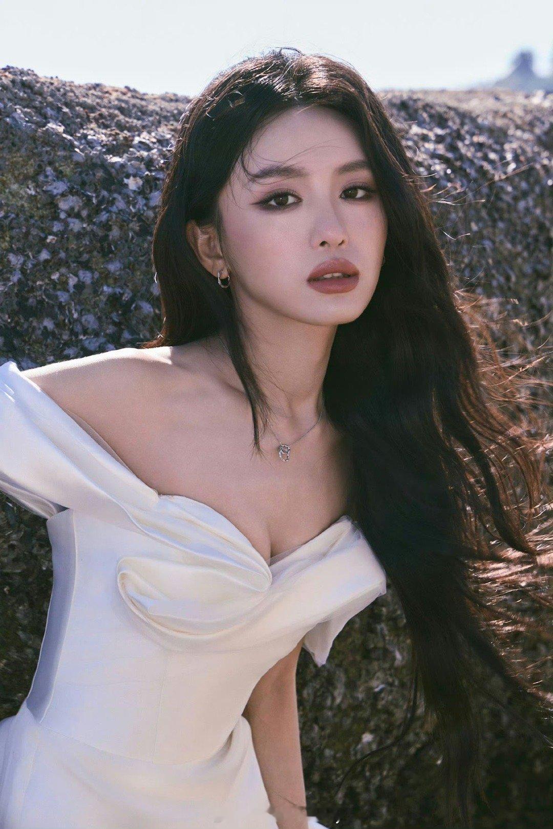 特邀主演张耀罗秋韵张耀罗秋韵特邀主演想把你和时间藏起来 章若楠王安宇新剧《想把你