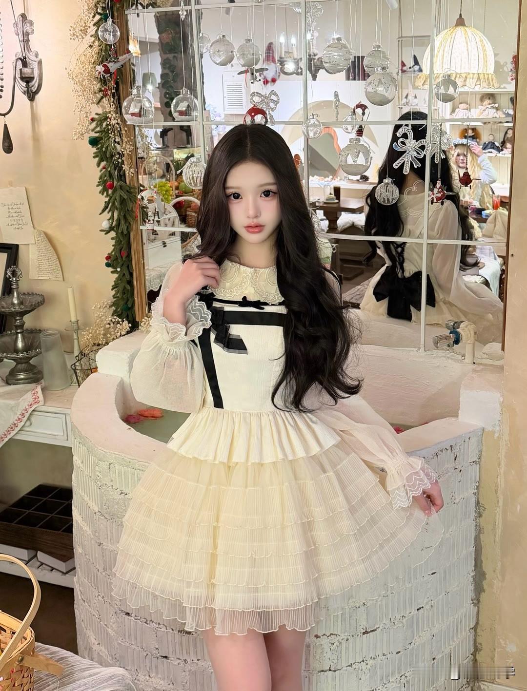 这姑娘穿得真可爱，像公主一样。轻纱美人图 轻纱少女照