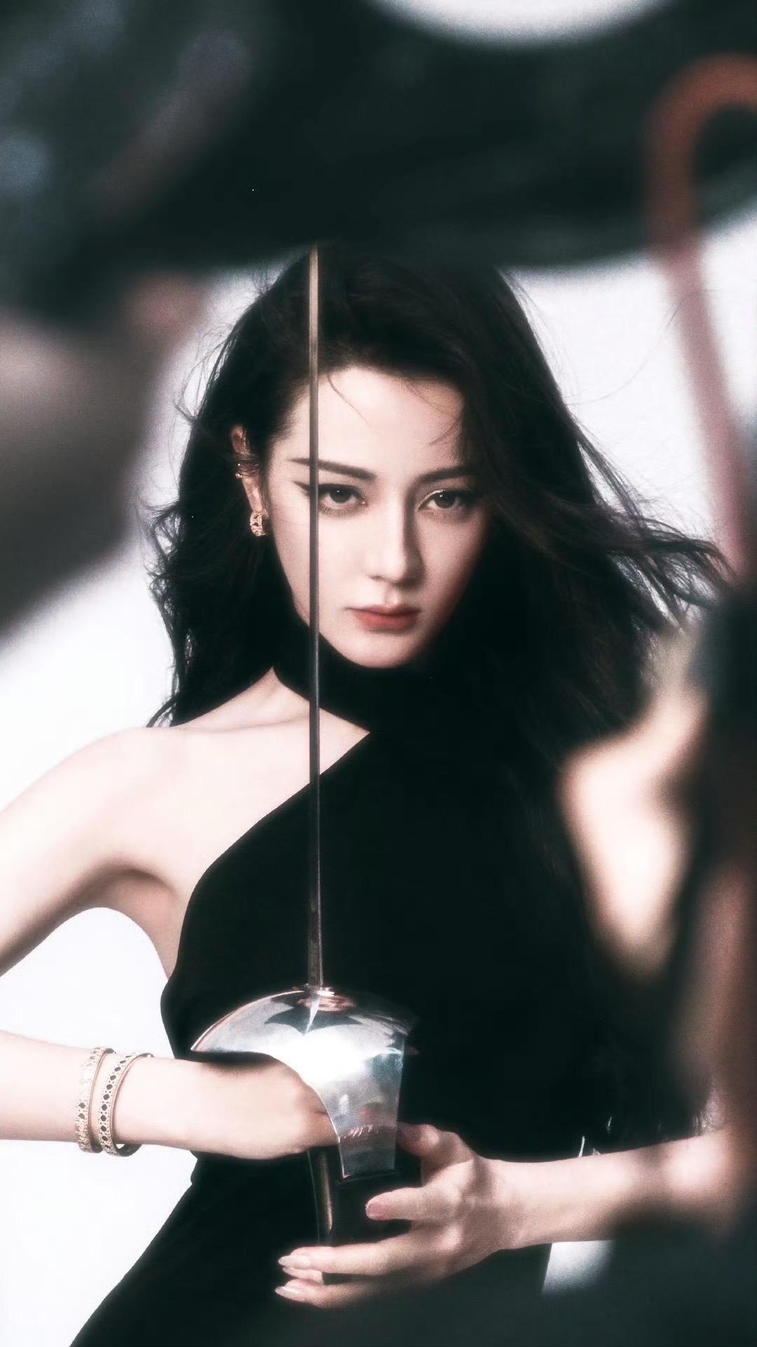 这本杂志，每一张拍的我都好喜欢！！！还有小卡