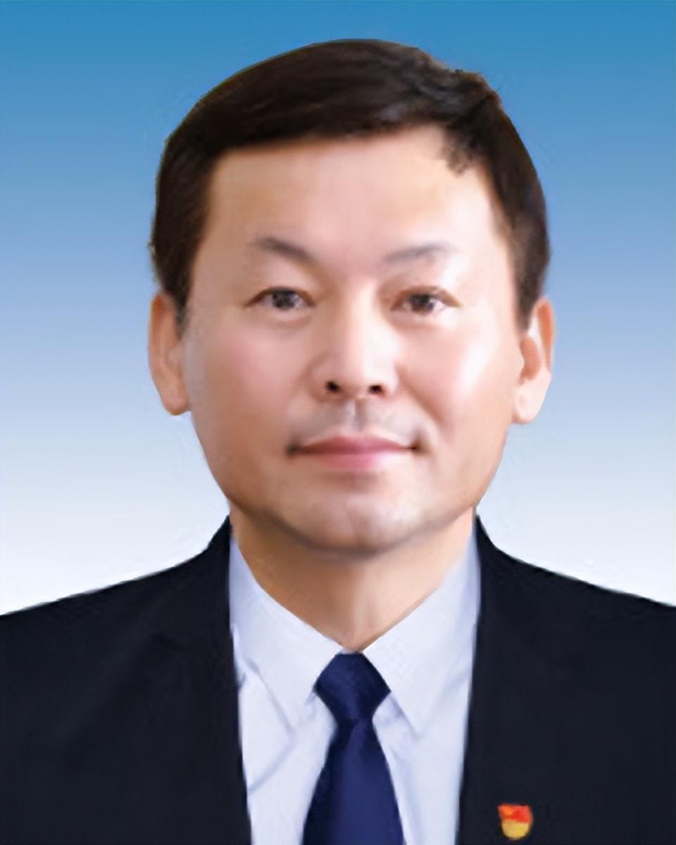 兴安盟29万人口的突泉县，老屈给家乡人打脸了

1968年的老屈，是呼伦贝尔优秀