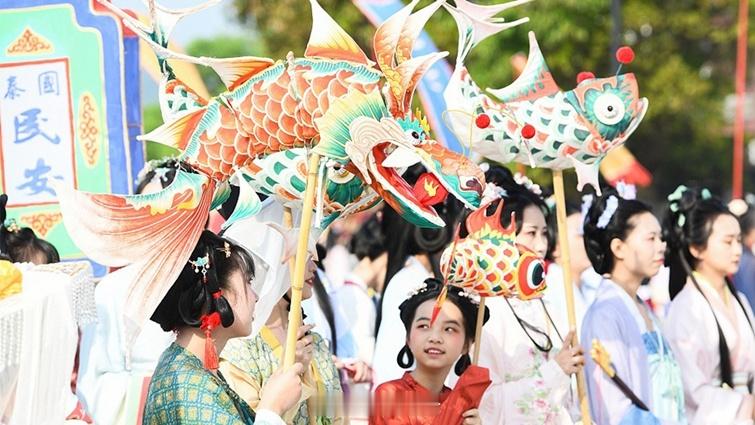 各地文旅又有新专辑了  想回家的心被勾到了顶峰   各地文旅局长卷土重来，新专辑