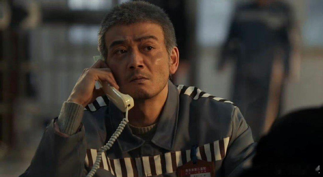 杨烁拍戏拍到怀疑自己得罪导演 杨烁演万海，戏份总在监狱被拷问，那滋味可不好受。他
