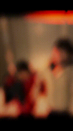 梁靖崑在成都刻苦训练，好大儿却生病了。
这应该是周末妈妈又带出去玩了，看着像在酒