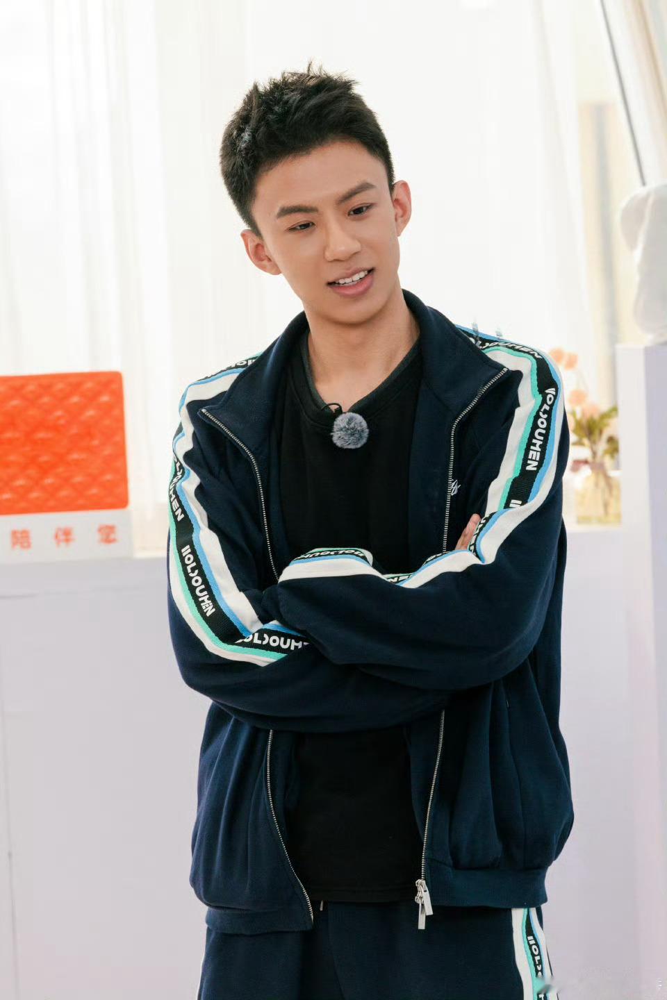 付航谈passion爆火后困扰周五晚高疯 台上是活力小猴子台下是安静美男子，付航