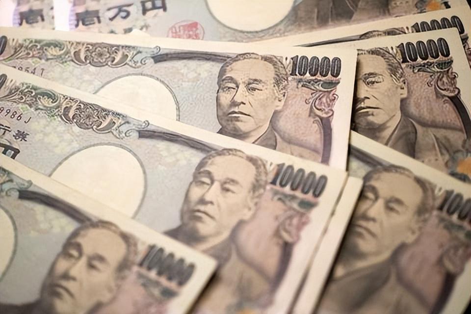 日元持续贬值，扎根日本的中国人为何陷入两难。

近期，日元汇率持续走弱，引发日本