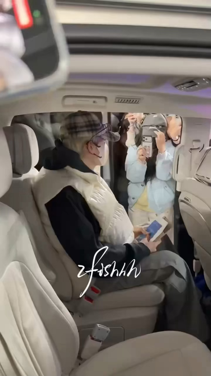 胡先煦  关于胡先煦发色保密这件事…果然啊人生处处都是观众，既然保密失败那就干脆