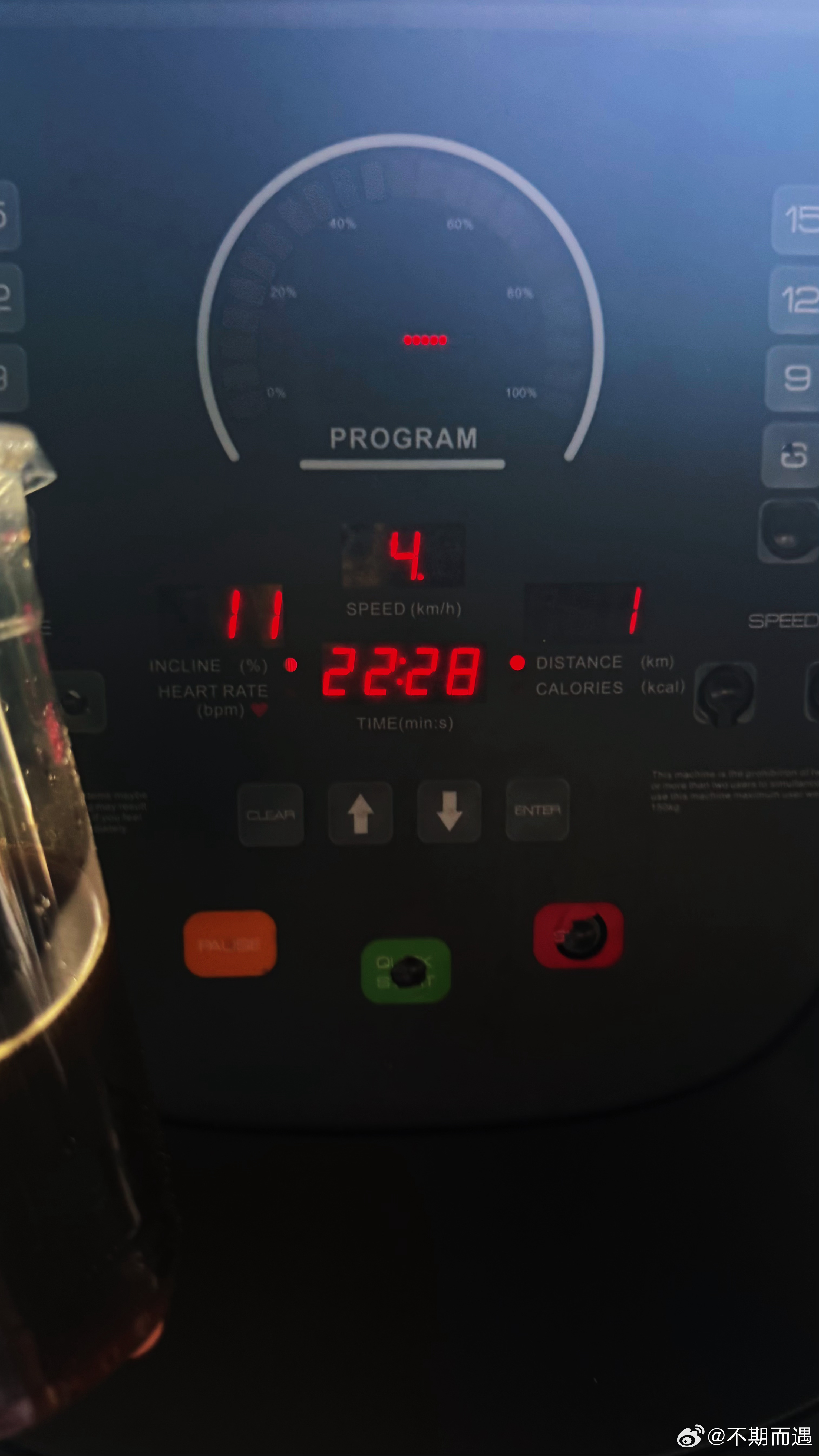 停了一两个月高强度运动 突然来了一次健身房真的活人微鼠了…… 