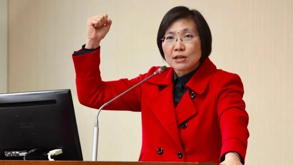 9月4日，新竹县长参选人徐欣莹接受台媒网络节目《政治一点明》专访，其中谈及蓝白合