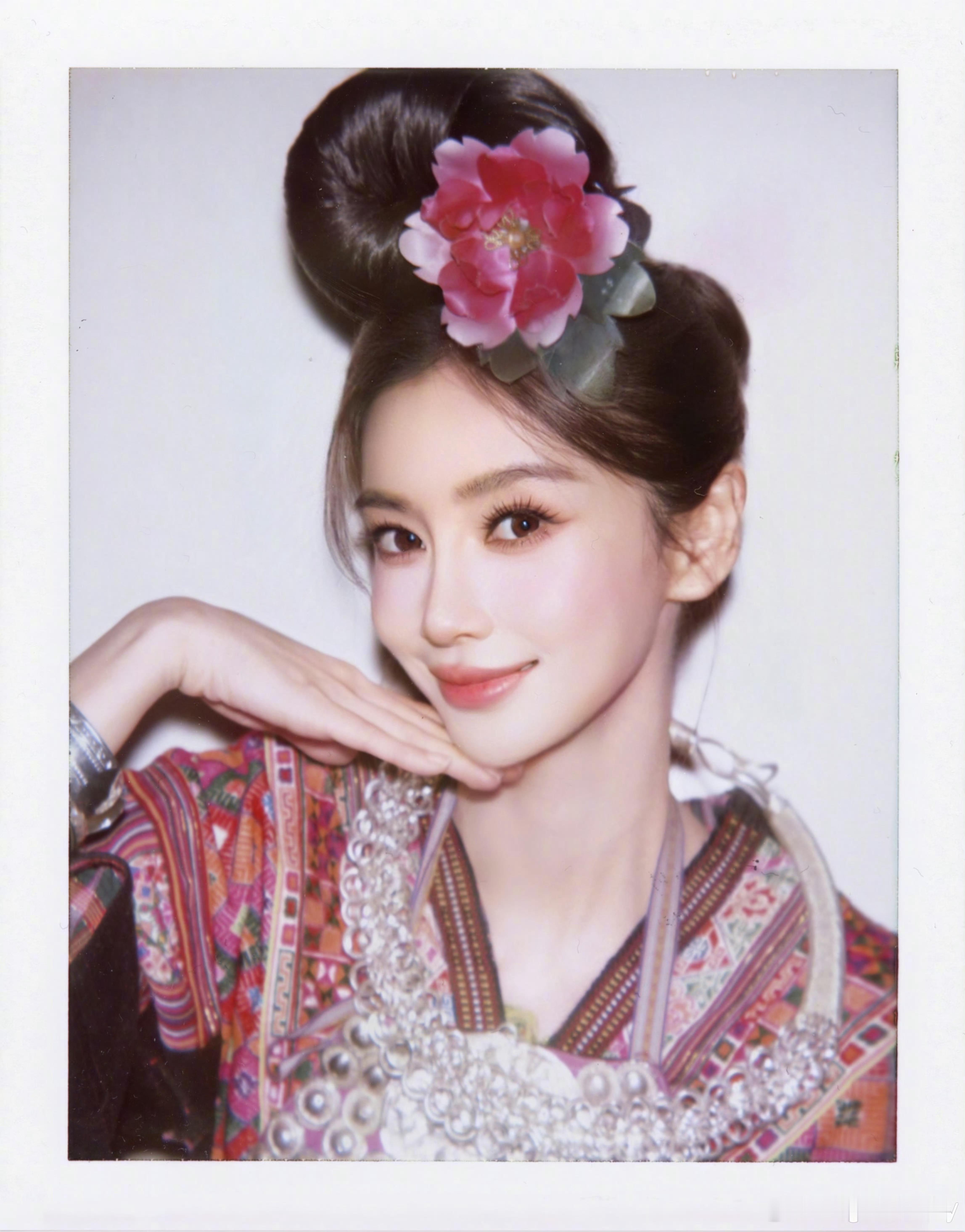 方圆撞脸angelababy又怎么回事挂那么久！你们就这样继续欺负美女吧，女生就