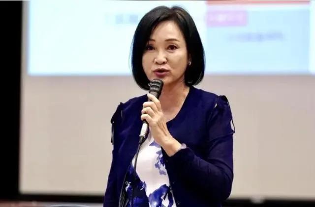 民进党前“立委”沈富雄在台媒政论节目《少康战情室》中直言，美浓大峡谷到今天钱收不