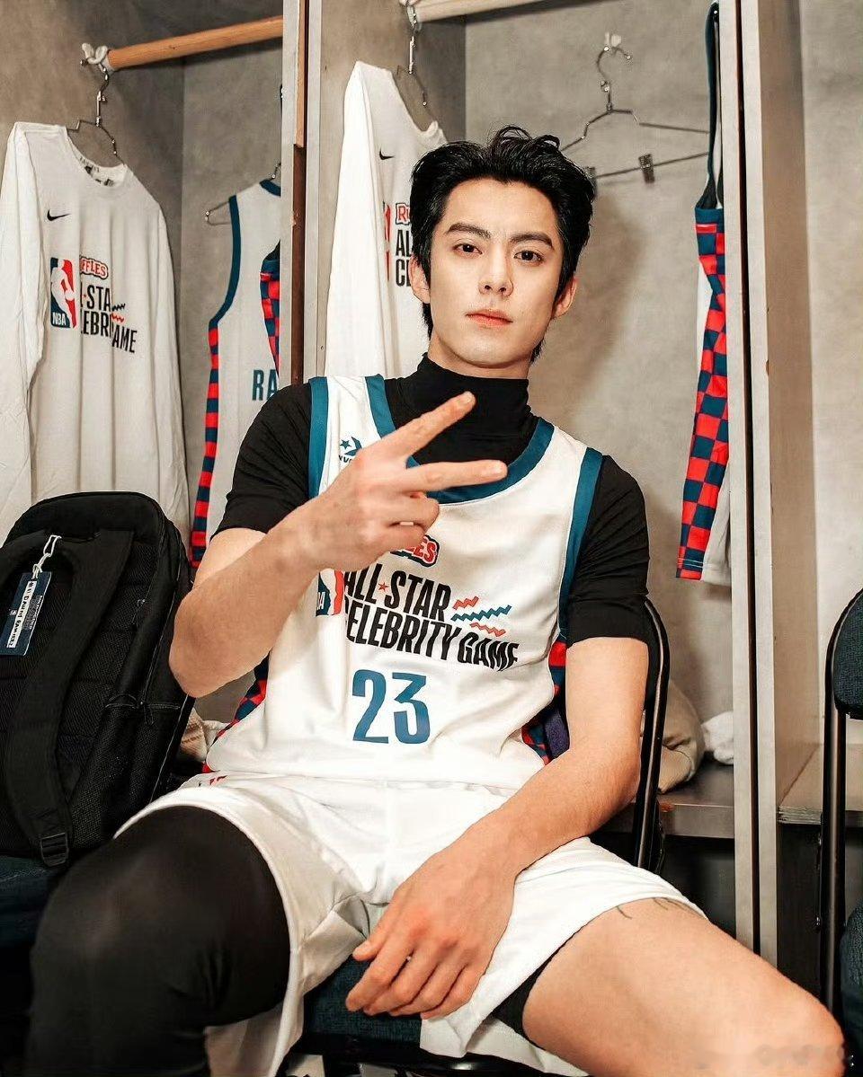 王鹤棣官宣NBA全明星名人赛 官宣海报解锁！王鹤棣第三次出战NBA全明星名人赛，