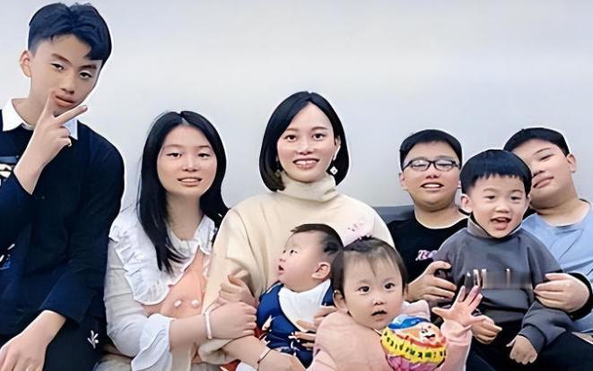 “我老公的基因好，不生白不生！”2006年，广东一名辍学打工妹嫁给北大高材生，她