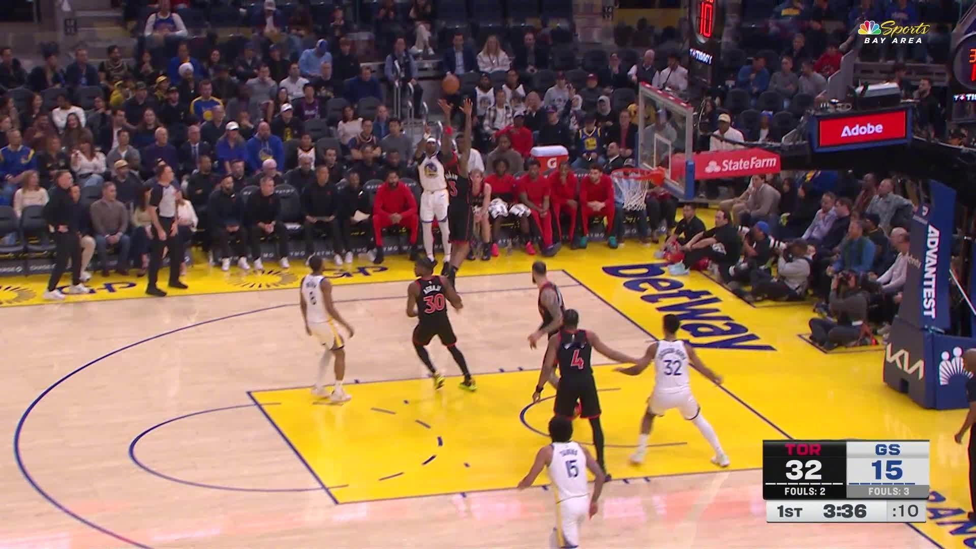 佩顿二世底角三分👌勇士21:32猛龙。猛龙vs勇士勇士春节之夜