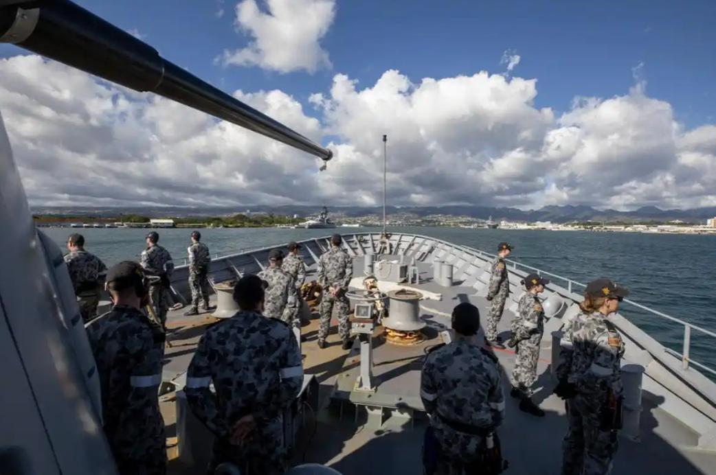 还以为中国要在南海跟美日韩掰手腕？这一局，中国换了玩法。第一步，跳出南海的缠斗；