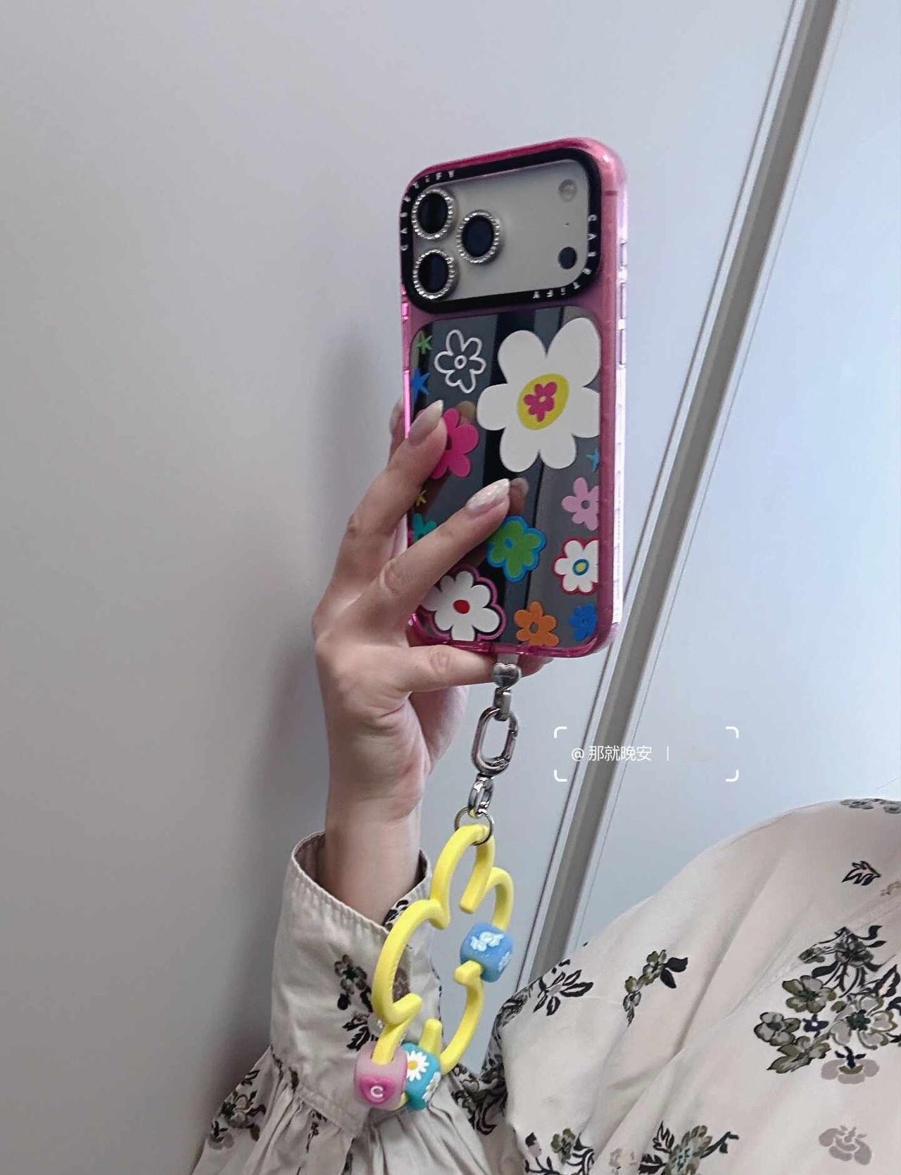 Casetify✖️GD 2.0🌼
拿下了念念不忘的黄色腕带
同时获得了周边