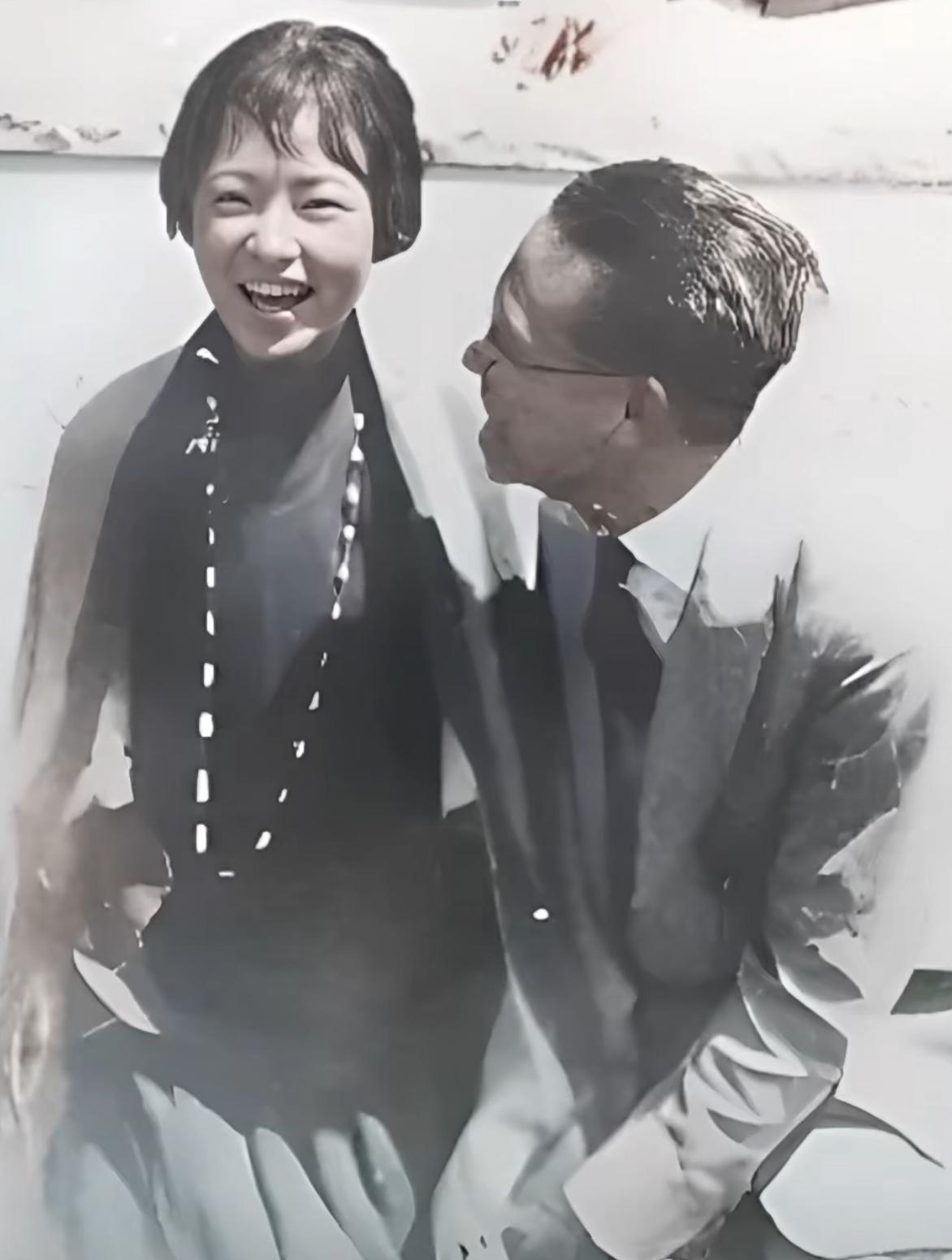 这是林徽因和丈夫梁思成的真实样貌，这可不是演员扮演的，货真价实的照片。

林徽因