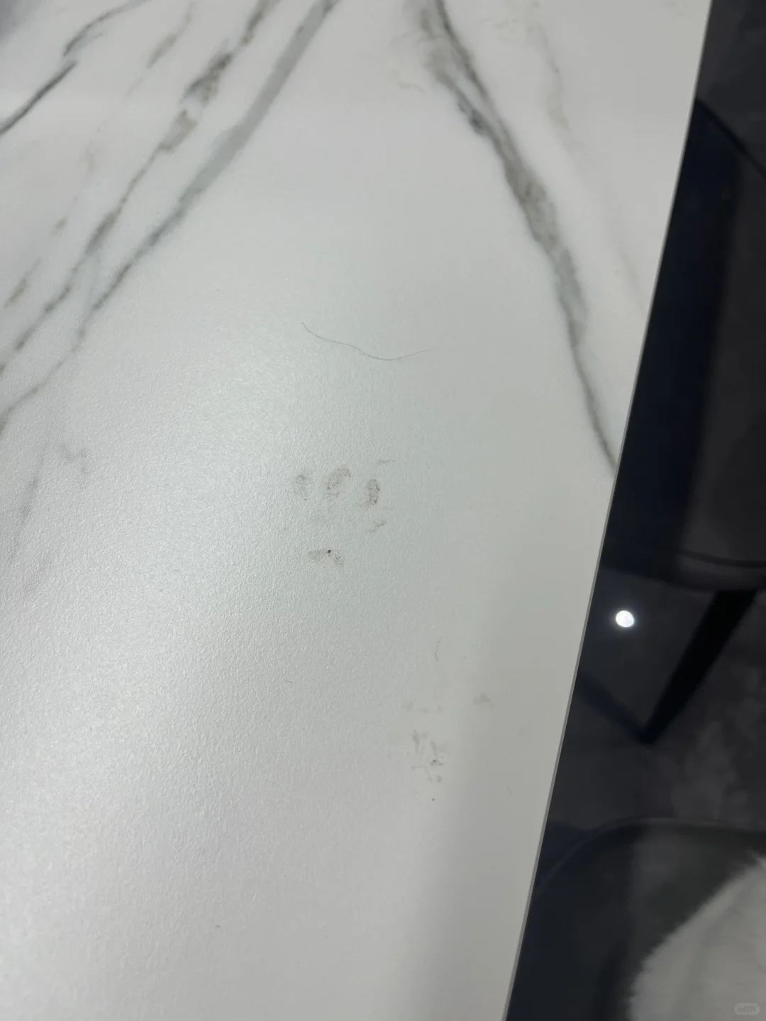 家里总是出现奇怪的脚印