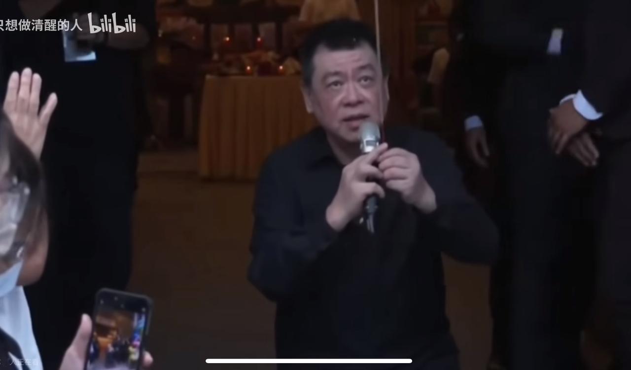 看泪崩了，

孙爸爸自称是“没用的爸爸”，

可他却是唯一愿意公开为他做点事的人