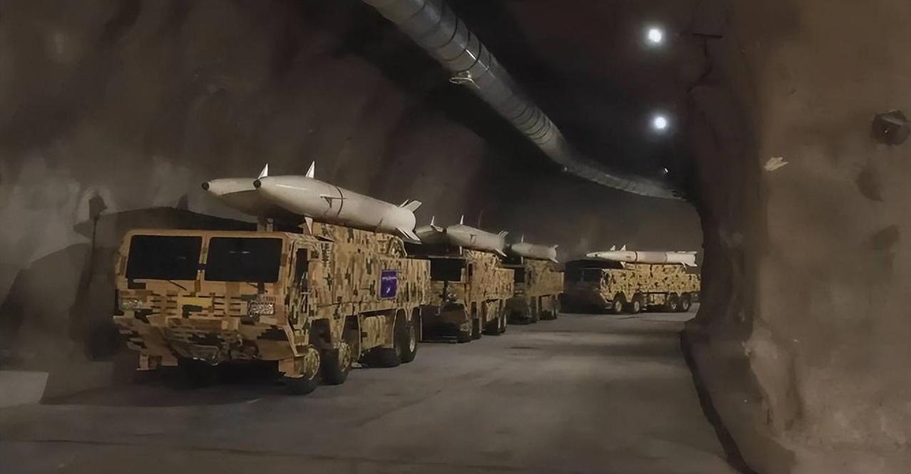 伊朗在同美国谈判前，亮相了自己的地下导弹城画面，还首次展示了先进的远程弹道导弹“