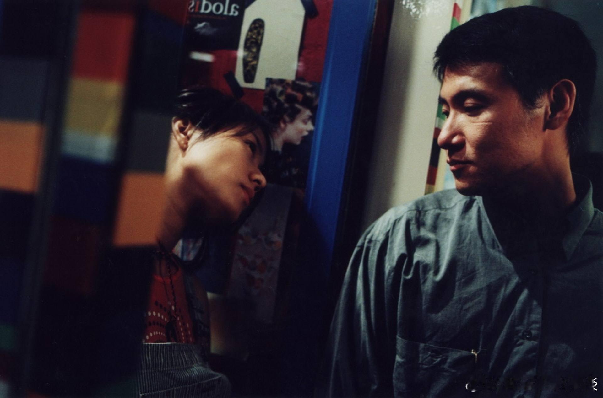 张学友&林嘉欣三次演情侣：《男人四十》（2001）《暗色天堂》（2016）《海关