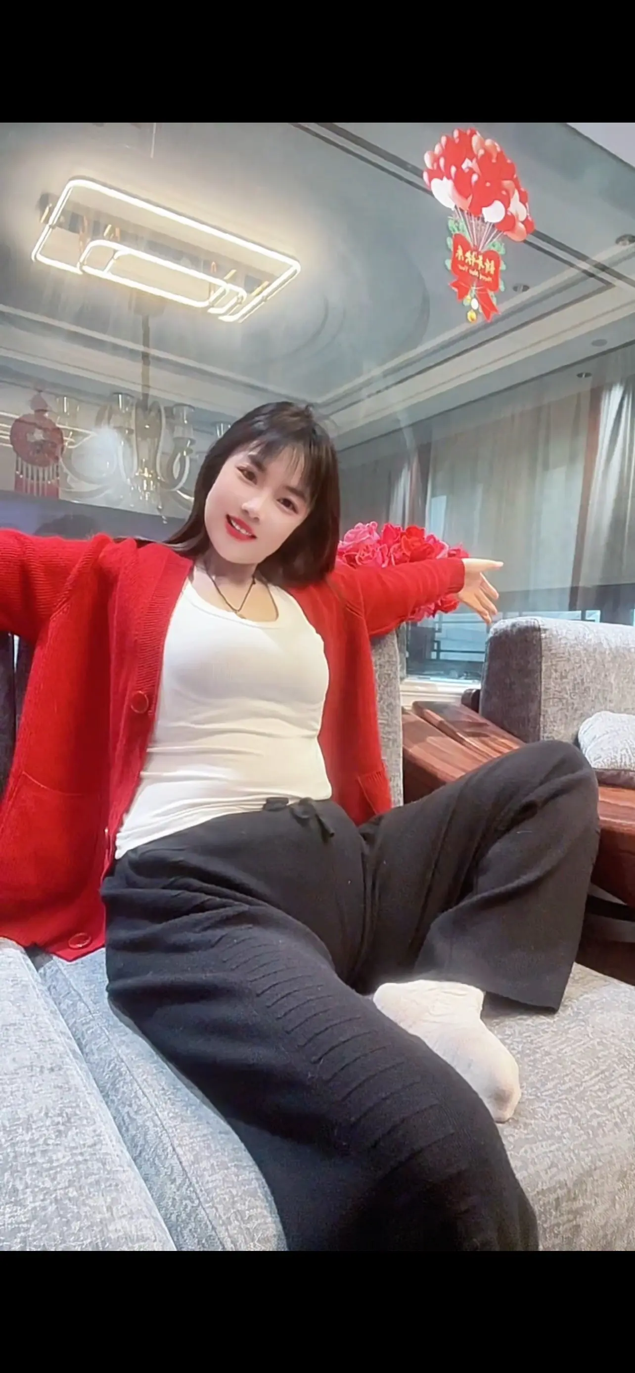 “人这一辈子，有人笑话你，有人羡慕你，有人嫉妒你，有人看不起你，还有人...