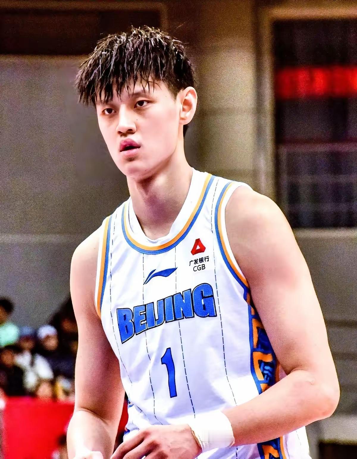 这个北京男篮的实力按理说应该是巨无霸的存在啊，可是为什么就是打不出来那种统治力呢