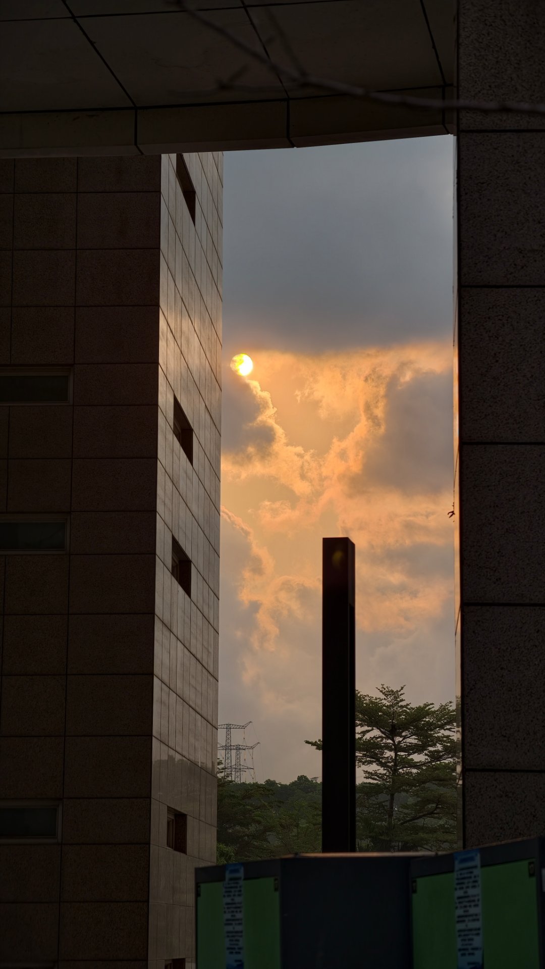 忙了一早上～这个氛围深得我心，说真的，还得是奔子大v聊车 深圳