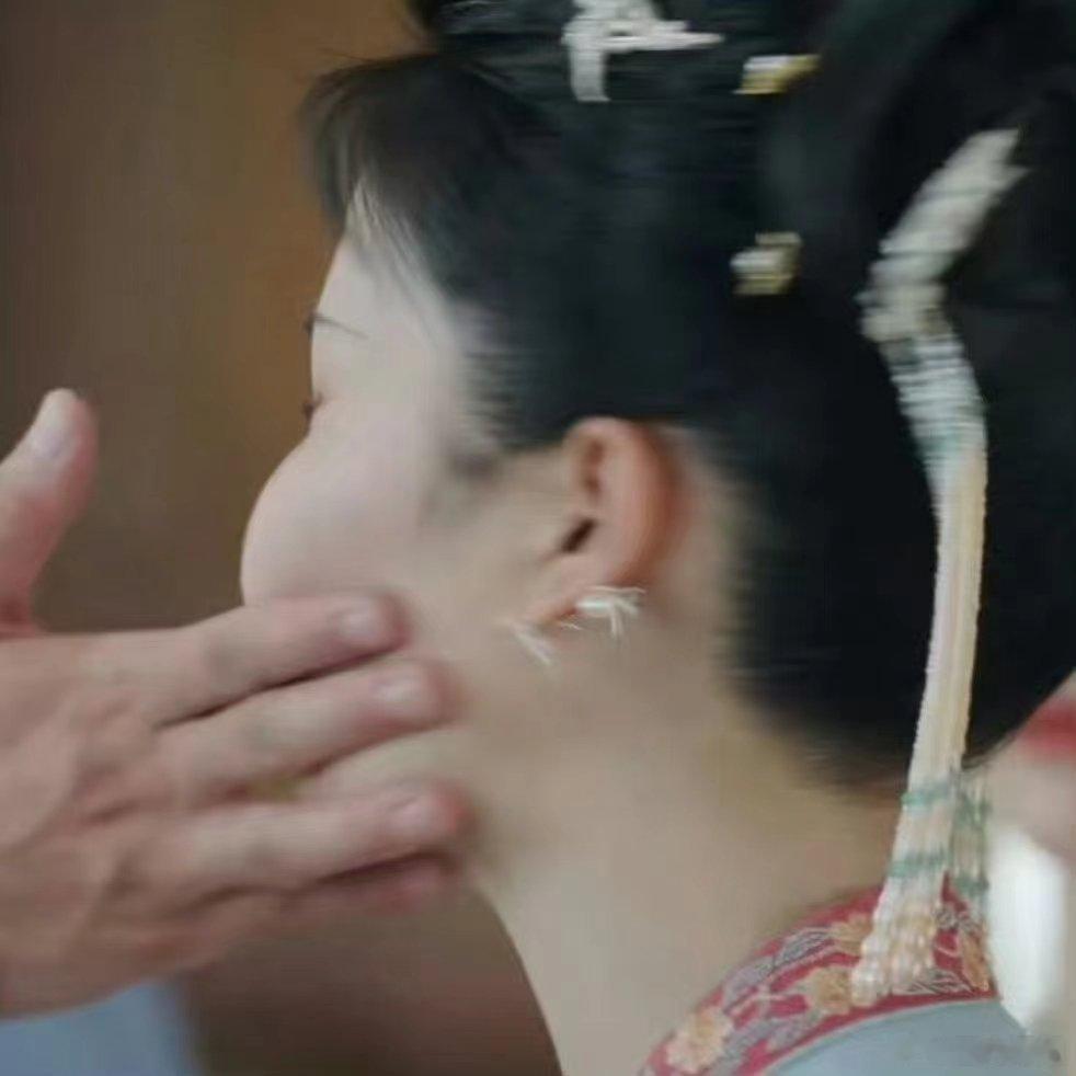 #白鹿蜡笔小宁##白鹿爆改蜡笔小新##宁安如梦白鹿吻戏吻到缺氧#真的好像啊，好可