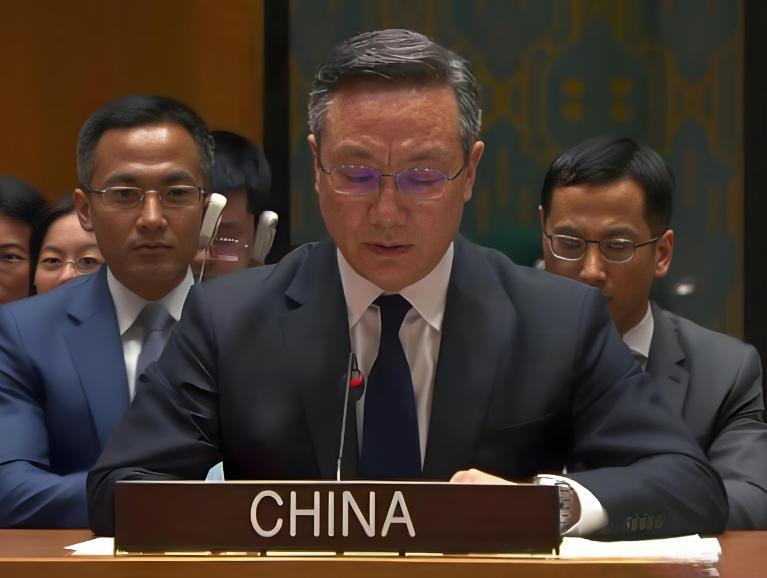 中国的表态在联合国反将了美英法一军！

同样是关涉领土问题，美英法在台湾问题上时