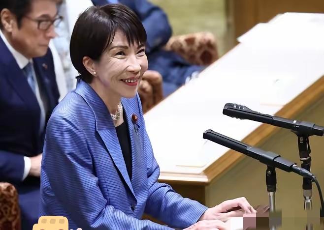 就在刚刚
针对日本单方面污蔑和指控中方歼15战机所谓的“雷达照射”所引发的中日外