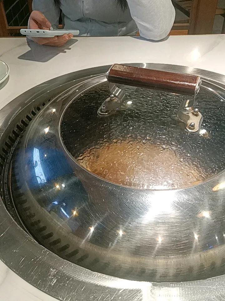 瞒着家人偷偷带女儿吃独食，是中年男人最治愈的时刻
 
人到中年，身上扛着生活的压
