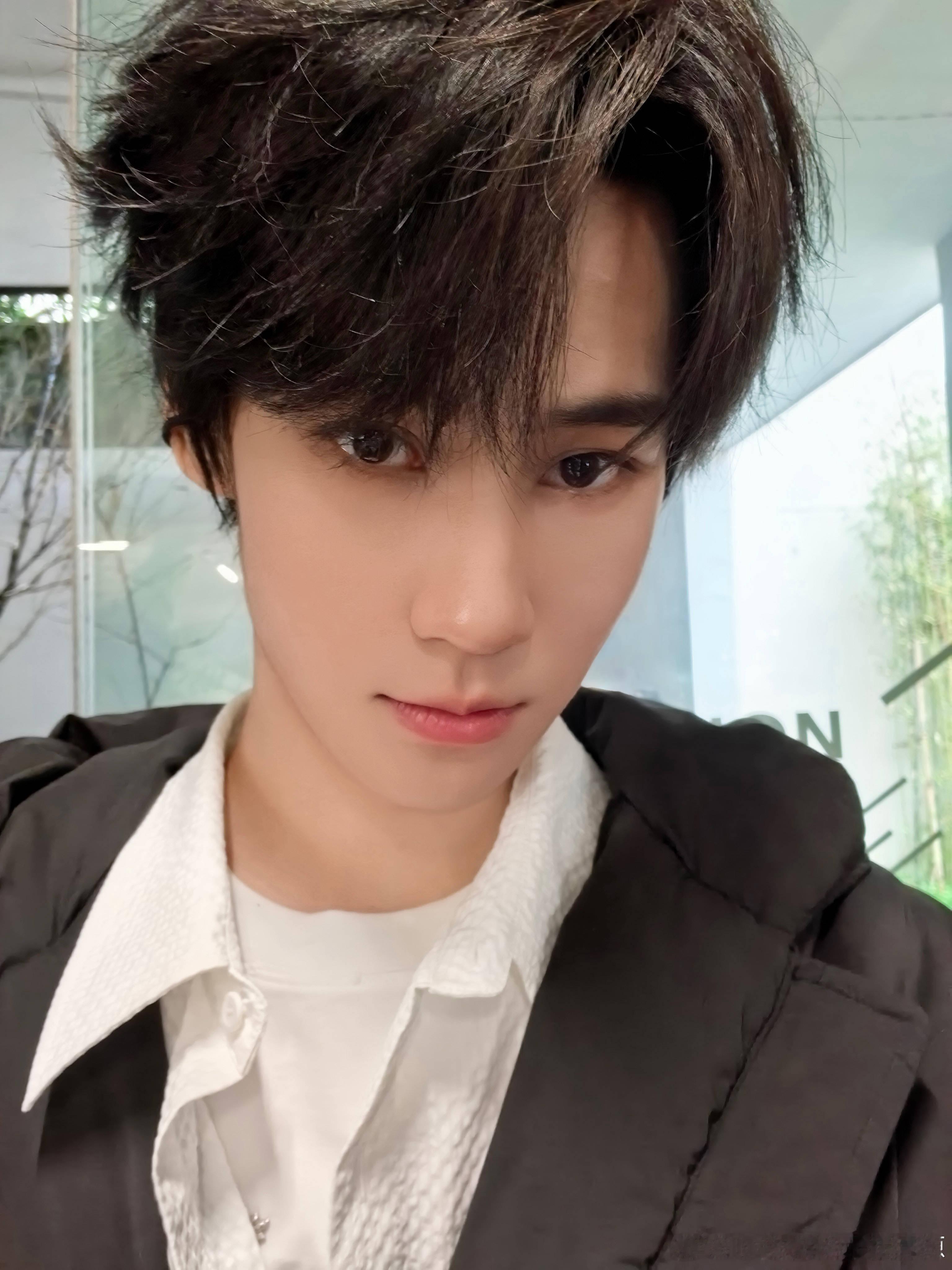张真源到底跳了多少遍进行曲我们乖乖就这样宠粉💚是，我是，我是张真源奴。一天看不